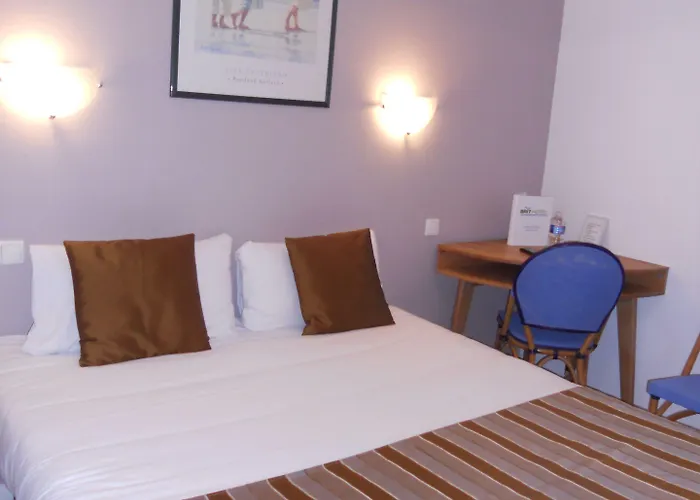 فندق Brit Hermitage 3*