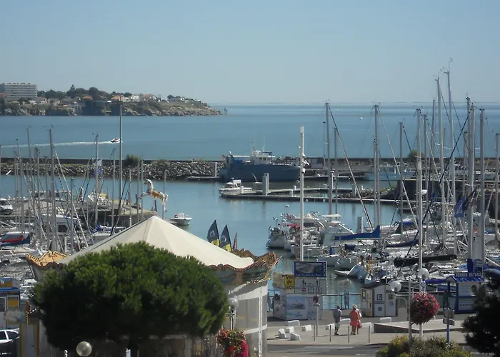 Brit Hermitage Готель